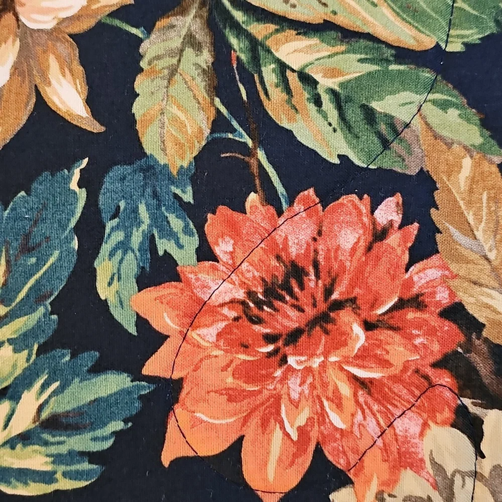 Table Runner - Picture 4 of 10